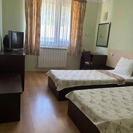 Boryka Family Hotell 3*
